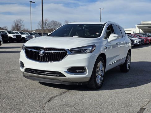 Used 2021 Buick Enclave Essence image 3