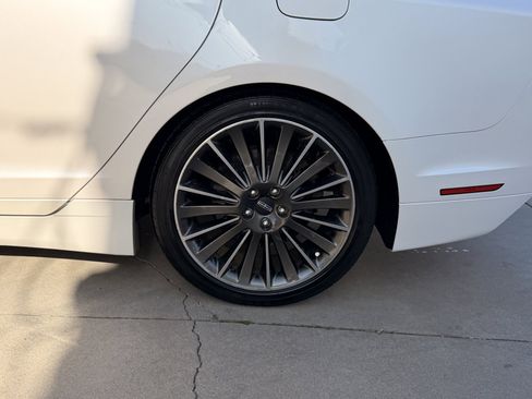 Used 2014 Lincoln MKZ AWD image 12