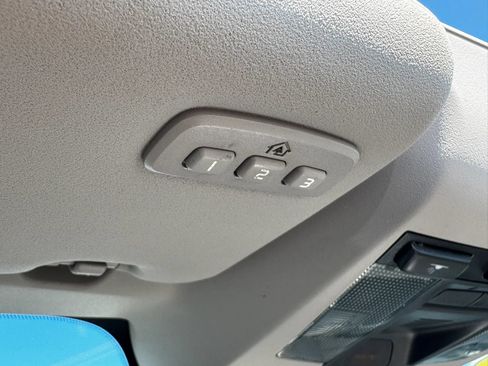 Used 2009 Volvo C70 T5 FWD image 33