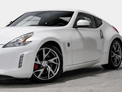 Used 2013 Nissan 370Z Touring w/ Sport Pkg RWD image 11
