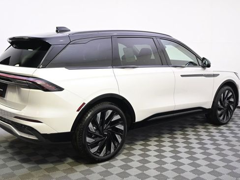 New 2026 Lincoln Nautilus Reserve image 7