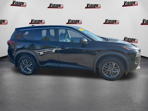 Used 2023 Nissan Rogue S image 4