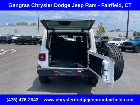 Certified 2025 Jeep Wrangler Unlimited Sahara w/ Safety Group AWD/4WD image 30