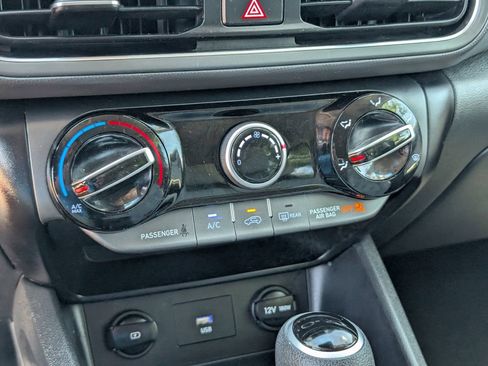 Used 2022 Hyundai Kona SEL FWD image 27