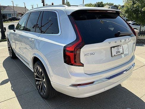 New 2026 Volvo XC90 B5 Plus w/ Protection Package AWD/4WD image 10