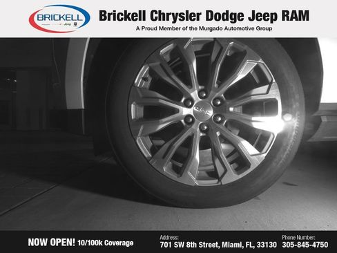 Used 2021 GMC Yukon Denali w/ Denali Premium Package image 6