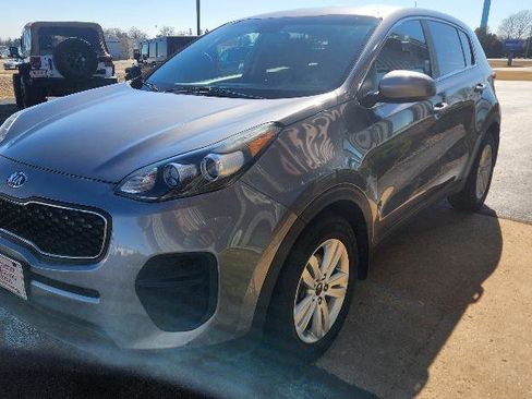 Used 2019 Kia Sportage LX image 4