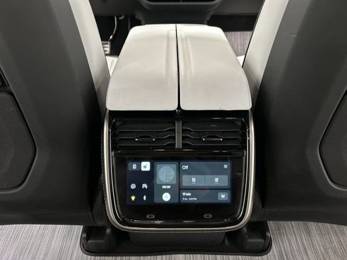 Used 2024 Rivian R1S Adventure AWD/4WD image 30