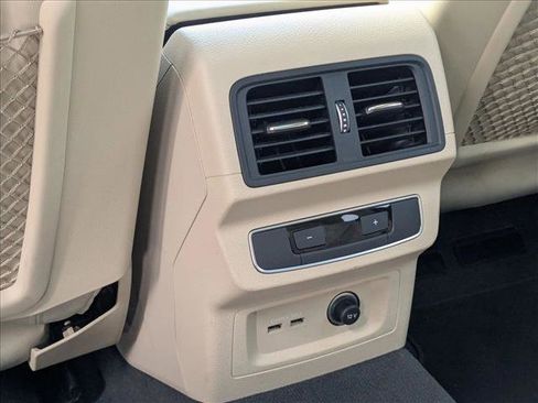 Used 2021 Audi Q5 Premium w/ Convenience Package image 19