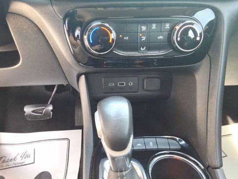 Used 2022 Buick Encore GX Preferred image 18