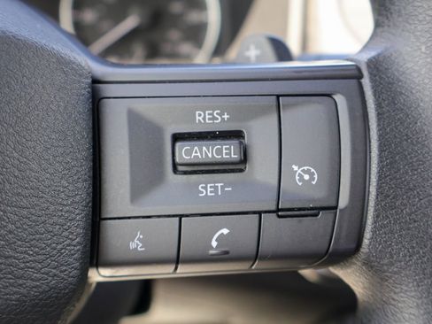 Used 2025 Nissan Rogue S FWD image 13