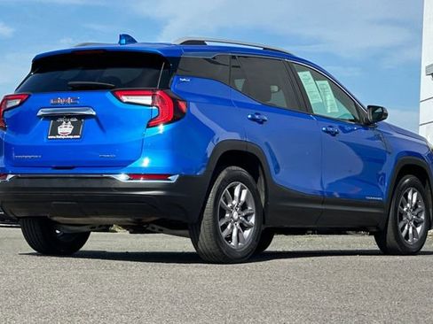 Used 2024 GMC Terrain SLT image 4