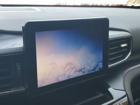 Used 2023 Ford Explorer ST-Line w/ Class IV Trailer Tow Package image 9