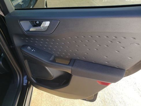 Used 2020 Ford Escape SE image 26