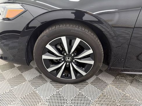 Used 2024 Honda Civic EX-L image 12