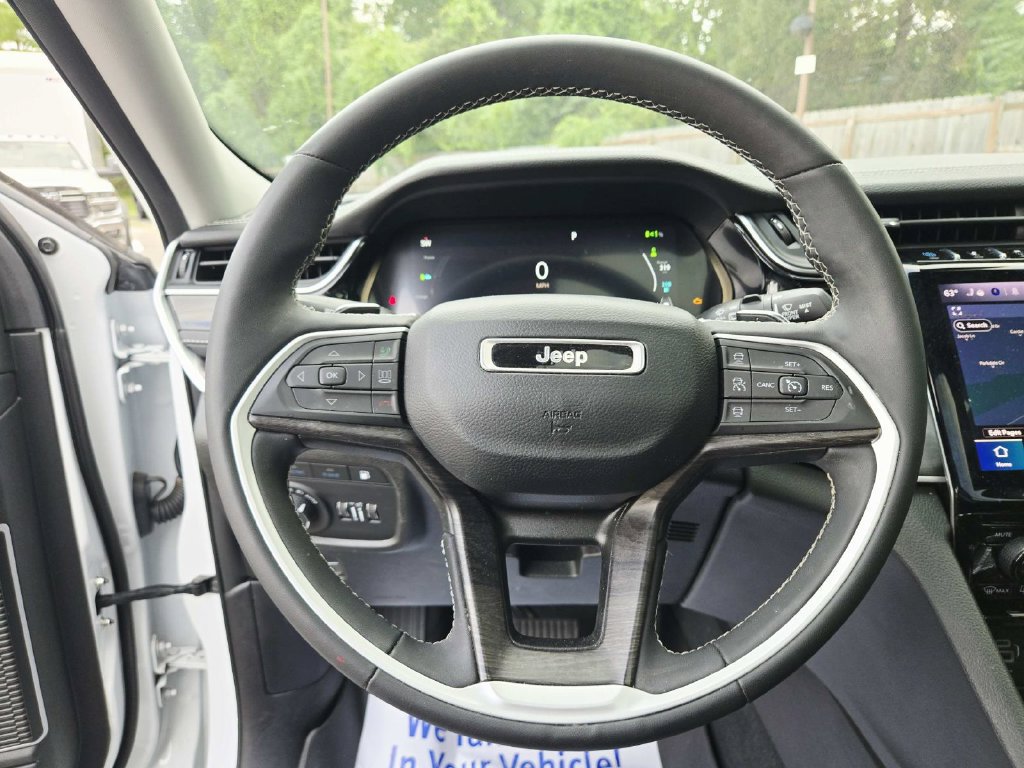 Used 2023 Jeep Grand Cherokee 4WD 4xe image 12