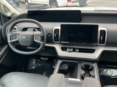 Certified 2025 Ford Expedition Max Active image 24