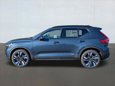 New 2026 Volvo XC40 B5 Ultra w/ Climate Package AWD/4WD image 3