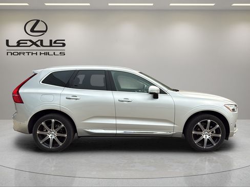 Used 2019 Volvo XC60 T5 Inscription w/ Protection Package AWD/4WD image 5