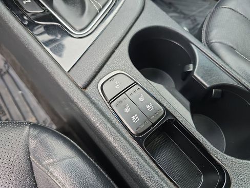 Used 2017 Kia Niro Touring image 18