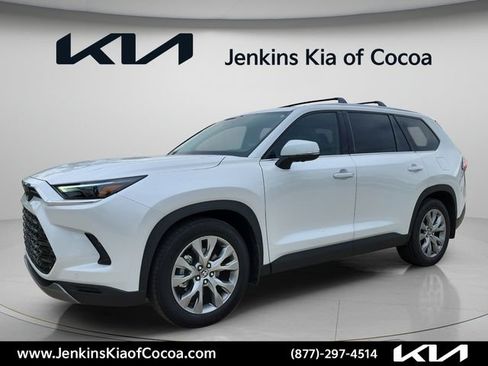 Used 2025 Toyota Grand Highlander FWD image 10