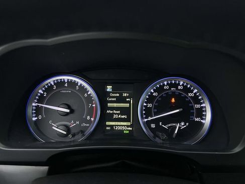 Used 2018 Toyota Highlander SE image 15