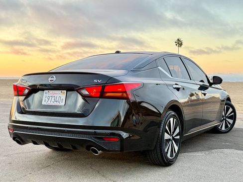 Used 2019 Nissan Altima 2.5 SV image 4