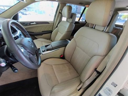 Used 2015 Mercedes-Benz GL 450 4MATIC image 30