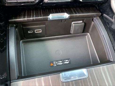 Used 2021 GMC Yukon Denali w/ Advanced Technology Package RWD image 35