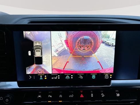 Used 2023 Chevrolet Silverado 1500 LTZ AWD/4WD image 19
