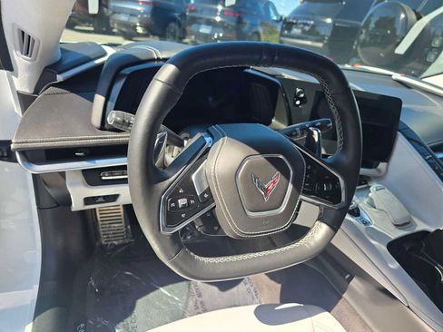 Used 2024 Chevrolet Corvette Stingray Premium Conv w/ Z51 Performance Package RWD image 17