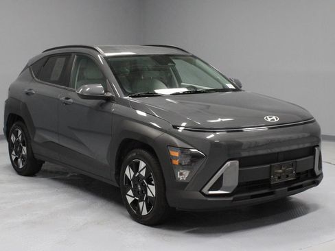 Used 2025 Hyundai Kona SEL FWD image 1