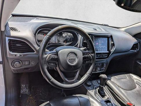 Used 2019 Jeep Cherokee Overland w/ Technology Group AWD/4WD image 10