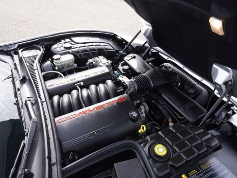 Used 2003 Chevrolet Corvette Coupe w/ Preferred Equipment Group image 29