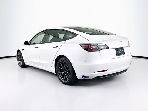 Used 2021 Tesla Model 3 Standard Range Plus image 5