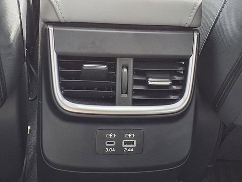 Used 2023 Subaru Outback Premium image 11