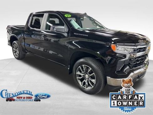Used 2022 Chevrolet Silverado 1500 LT image 2