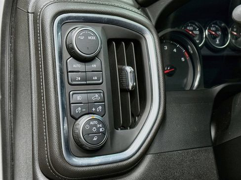Used 2022 Chevrolet Silverado 3500 LTZ w/ LTZ Convenience Package AWD/4WD image 12