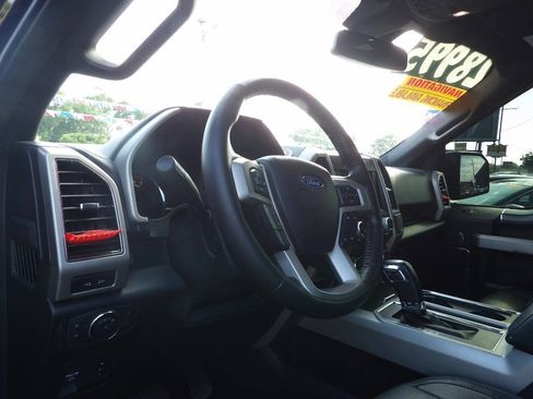 Used 2019 Ford F150 Lariat w/ Equipment Group 502A Luxury AWD/4WD image 6