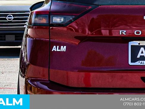 Used 2025 Nissan Rogue SV image 14