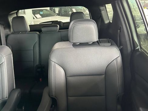 Used 2026 Chevrolet Traverse LT w/ Midnight/Sport Edition FWD image 14