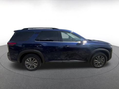 Used 2025 Nissan Pathfinder SV FWD image 16
