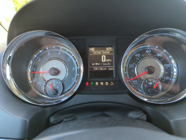 Used 2016 Chrysler Town & Country Touring w/ Driver Convenience Group FWD image 36