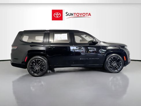 Used 2023 Jeep Grand Wagoneer Series II image 2