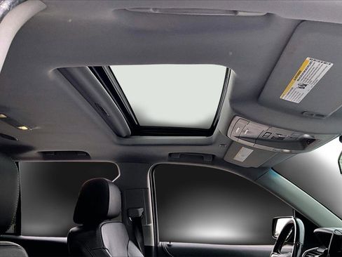 Used 2019 GMC Yukon SLT image 15