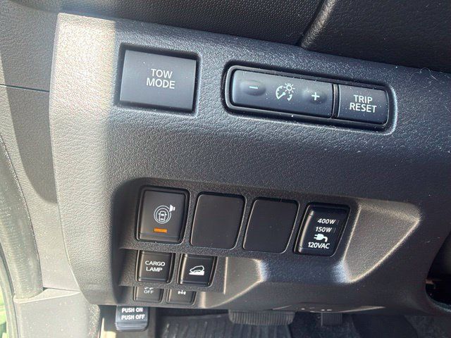 Used 2022 Nissan Frontier PRO-4X AWD/4WD image 16