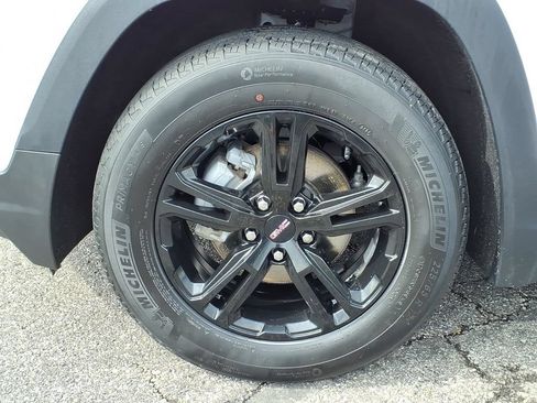 Certified 2024 GMC Terrain SLE FWD image 12