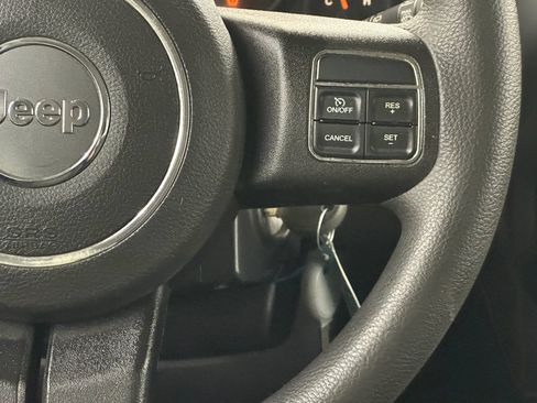 Used 2014 Jeep Patriot Sport image 22