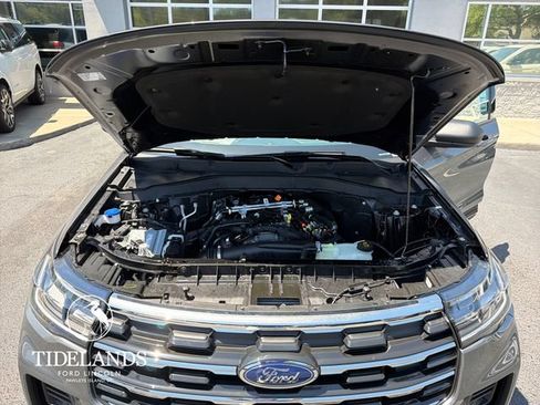 New 2026 Ford Explorer Active RWD image 25