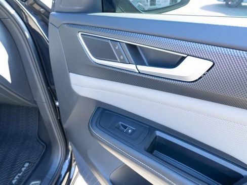 Certified 2024 Volkswagen Atlas Cross Sport SEL R-Line image 48